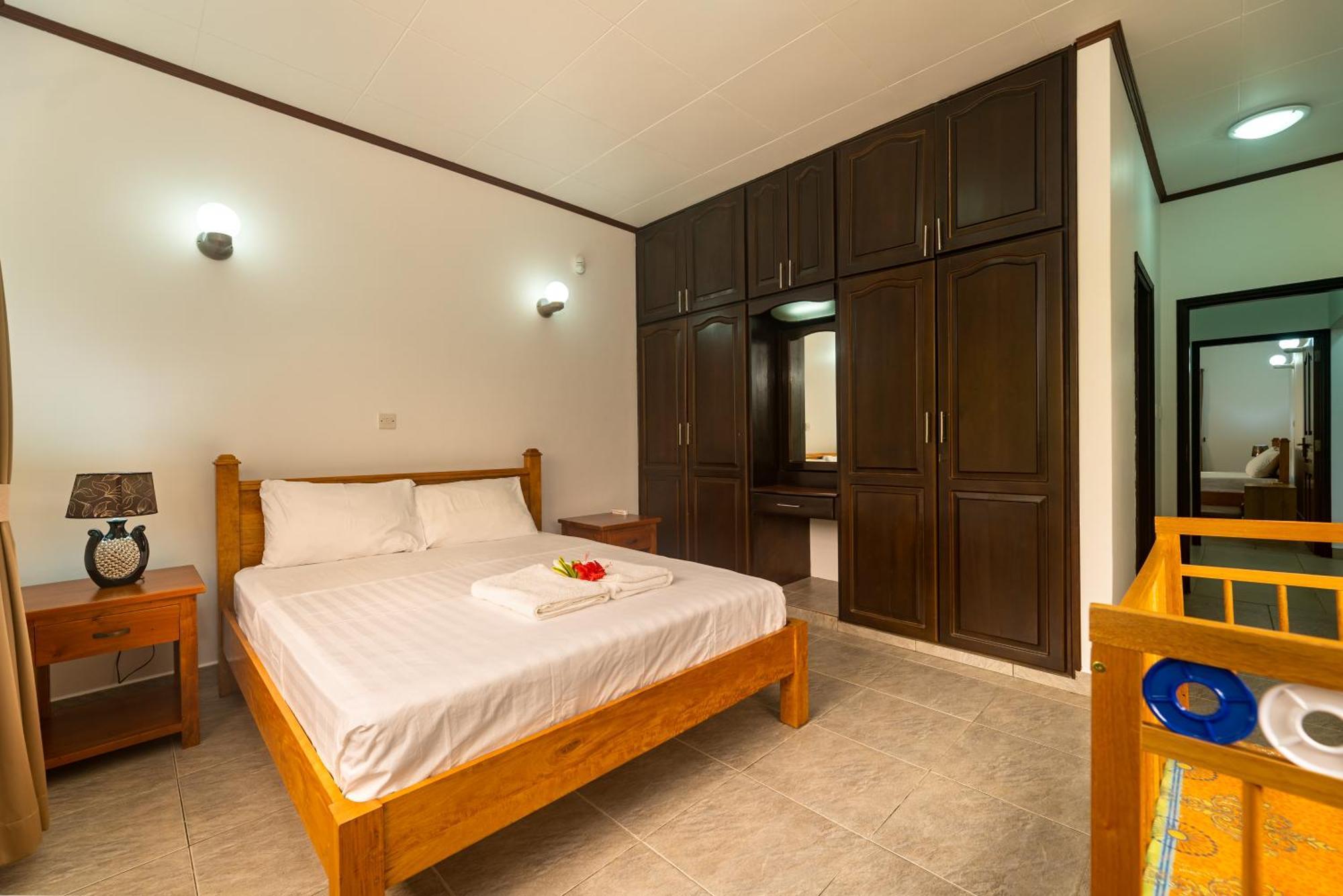 Zeph Self Catering Apartment Baie Lazare  Exterior photo